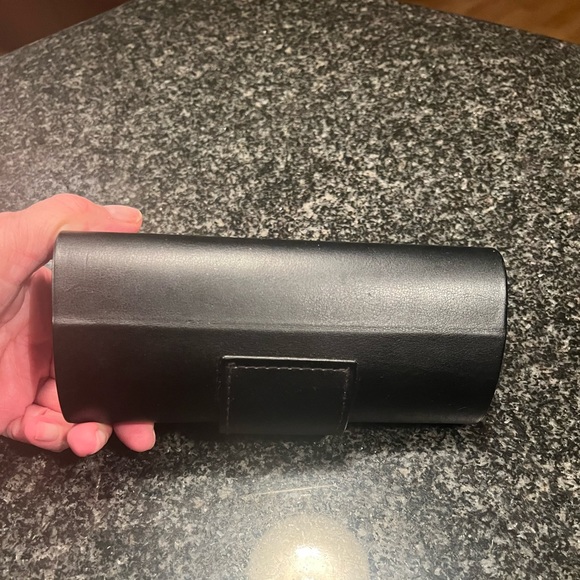 Versace sunglasses with her purple tint lined in gold trim with Versace symbols - Picture 7 of 9